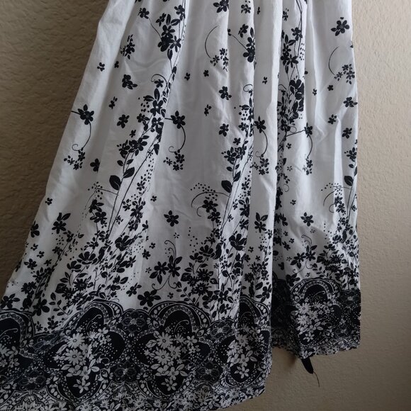 Vintage Y2K White and Black Floral Mini Dress with Tie Ribbon Detail - Picture 2 of 5